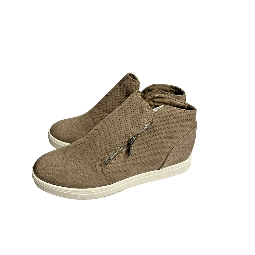 Cushionaire Sneakers Women